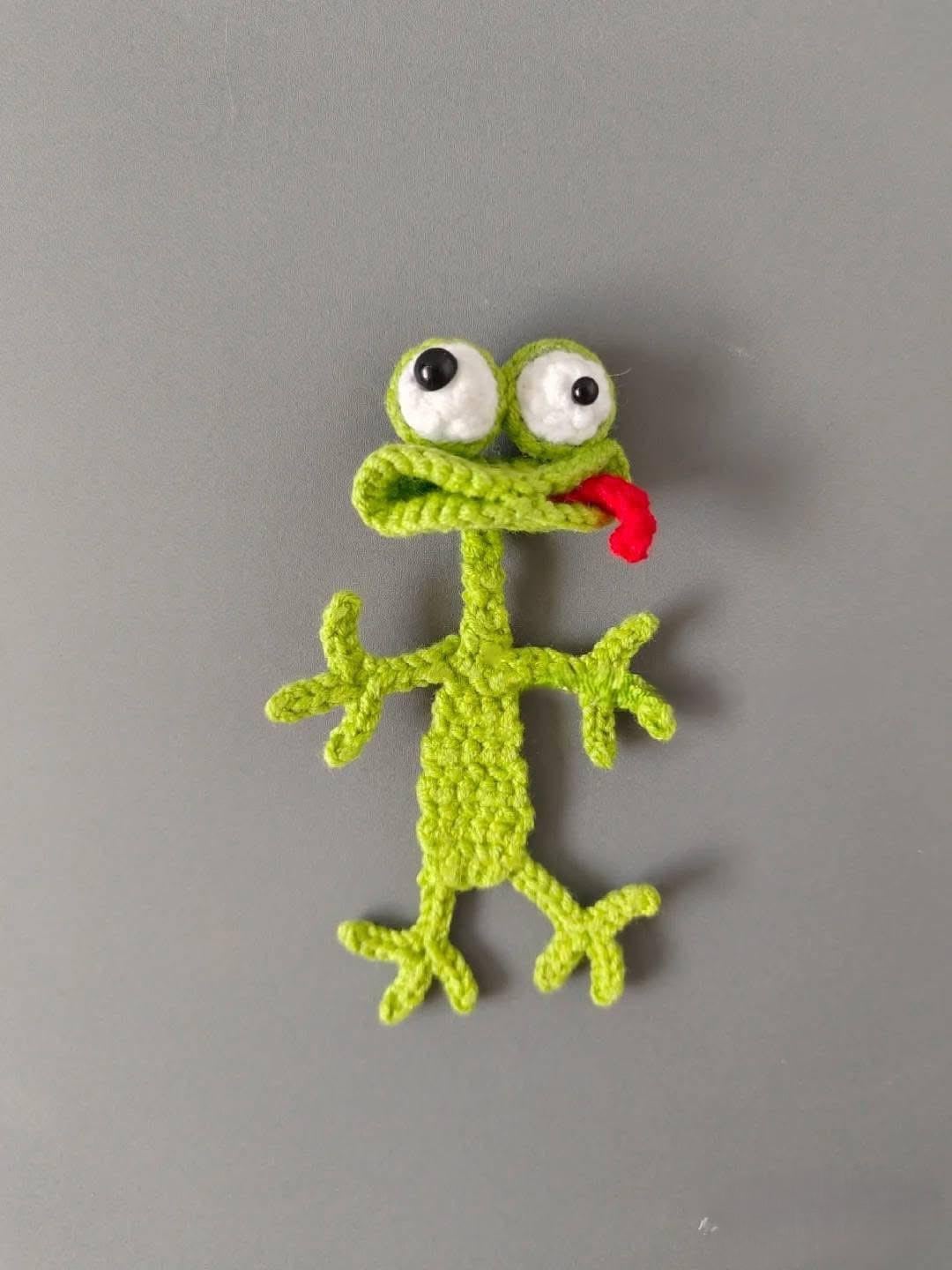 Crochet Lizard Bookmark Keychain: Handmade Amigurumi Book Accessory