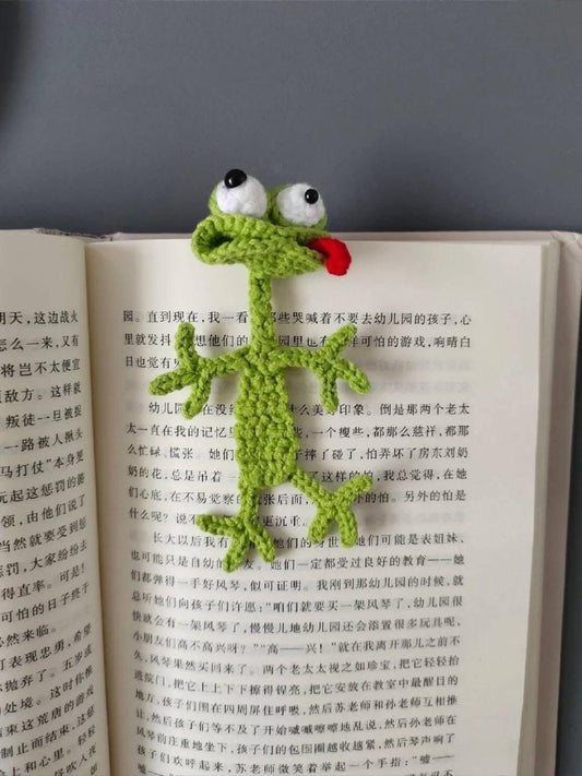 Crochet Lizard Bookmark Keychain: Handmade Amigurumi Book Accessory