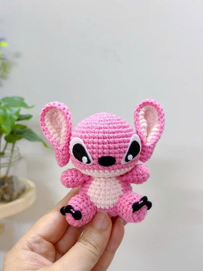 Cute Character Crochet Doll – Blue & Pink Amigurumi Plush – Handmade Kawaii Toy – Cartoon Inspired Gift – Couple Plush Set