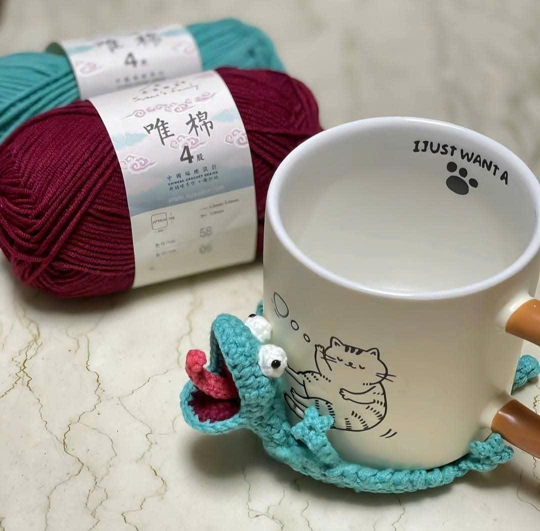 Crochet Lizard Tom – Cute Animal Mug Rug – Handmade Woodland Cup Mat – Lizard screaming meme, gift for mom, Tom Lizard Hoppers Amigurumi