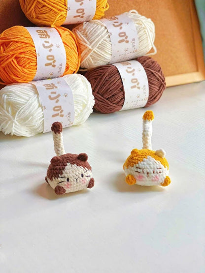 Cute Crochet Cat Keychain with Fish Charm, Amigurumi Cat Keyring, Kawaii Kitty Bag Charm, Handmade Animal Gift, Cat Lover, Crochet Cat